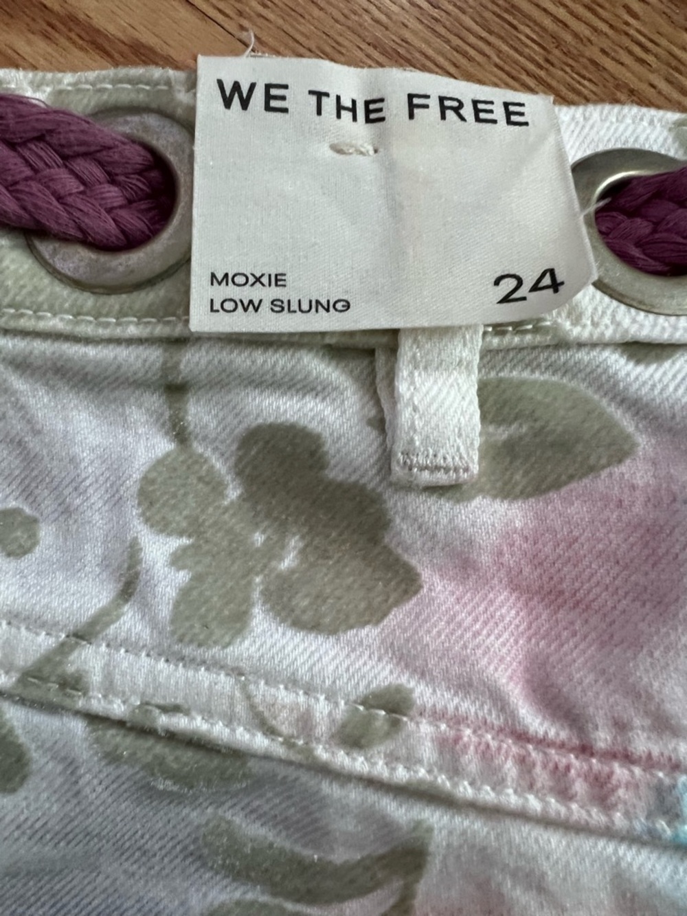 We The Free Moxie Printed Flocked Barrel Jeans in Floral Ivory Size 24 - Picture 5 of 9